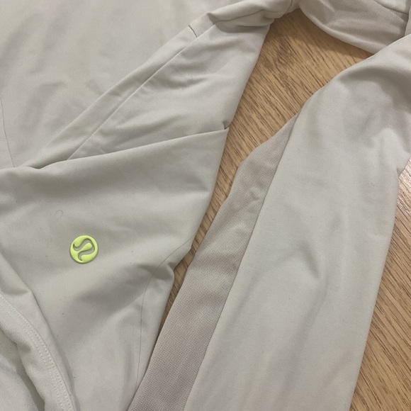 Lululemon running long sleeve - Picture 2 of 3